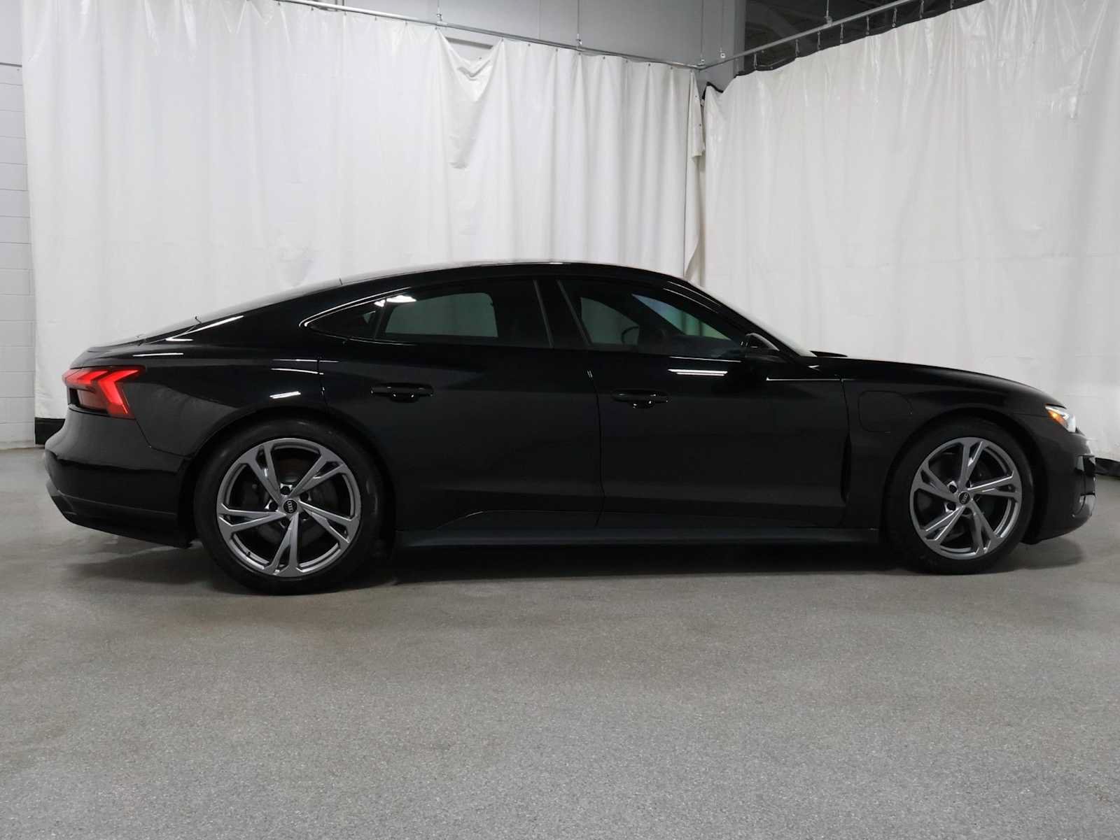 Used 2022 Audi e-tron GT Premium Plus AWD/4WD image 10