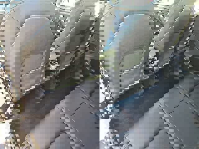 Used 2022 Tesla Model Y Long Range image 18