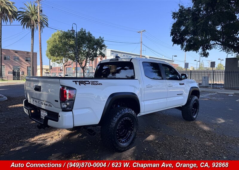 Used 2017 Toyota Tacoma TRD Off-Road RWD image 3