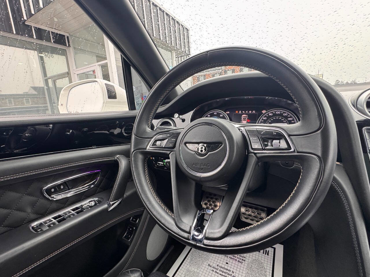 Used 2018 Bentley Bentayga Activity image 22