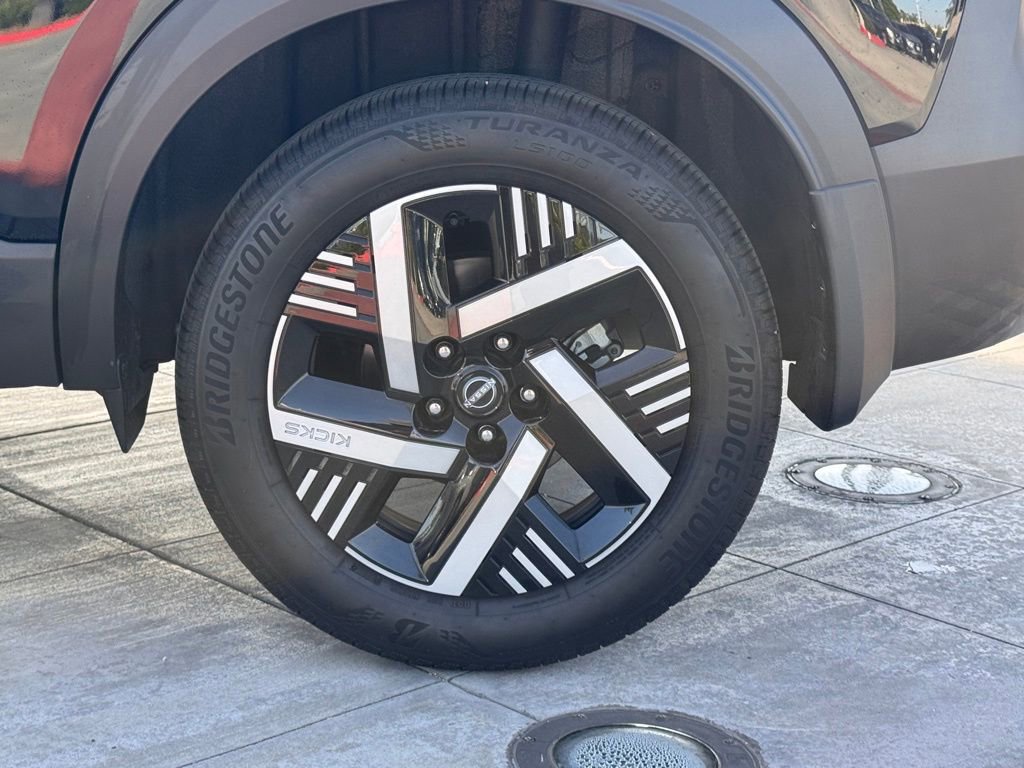 Certified 2025 Nissan Kicks SV FWD image 10
