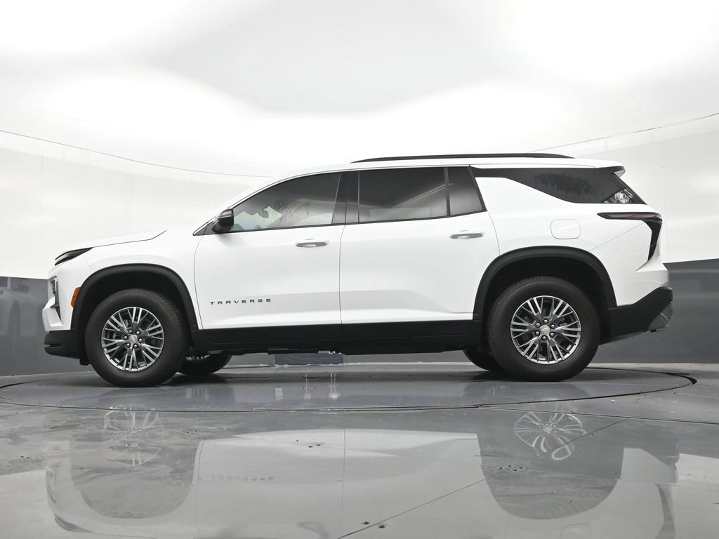 Used 2026 Chevrolet Traverse LT FWD image 25