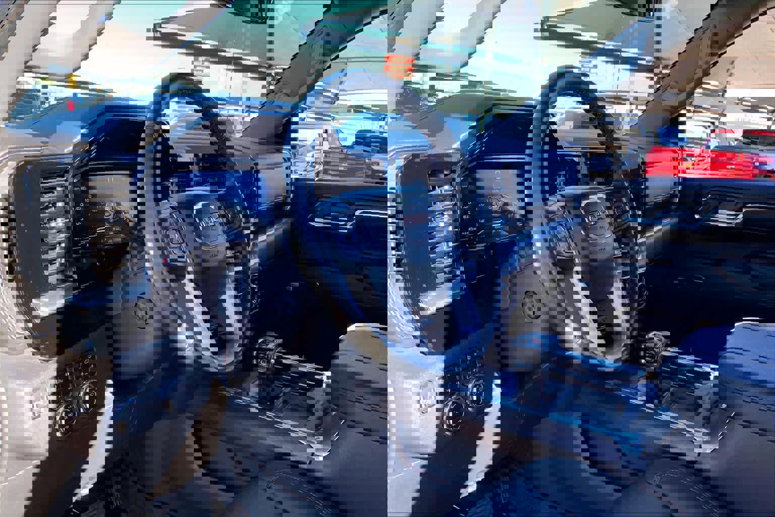 Certified 2024 GMC Sierra 1500 SLT image 17