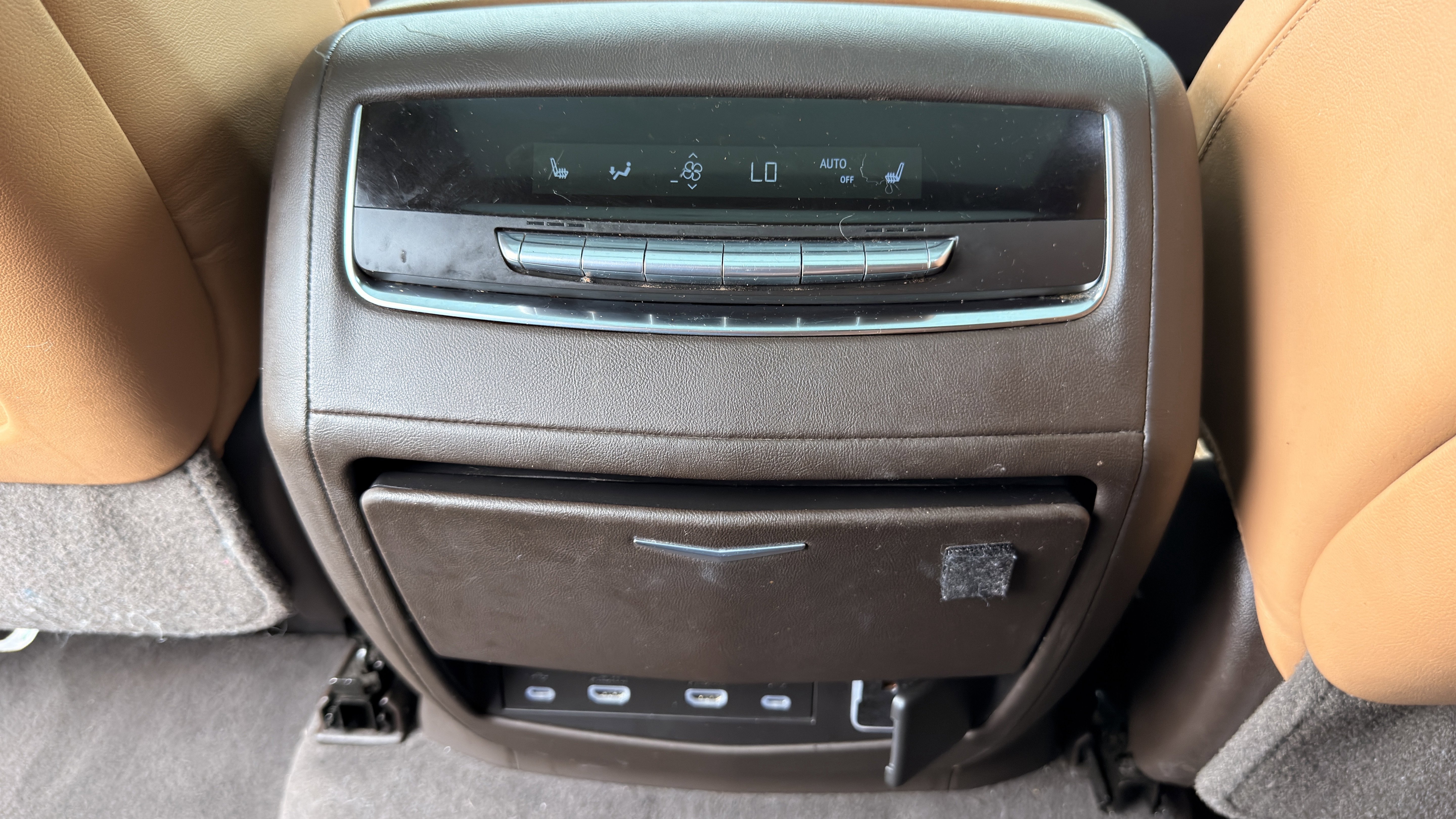 Used 2021 Cadillac Escalade ESV Premium Luxury image 36