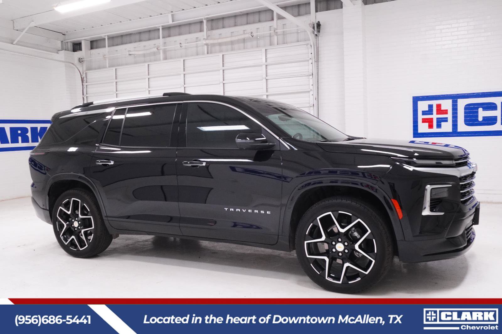 Used 2026 Chevrolet Traverse High Country w/ LPO, Floor Liner Package FWD image 4