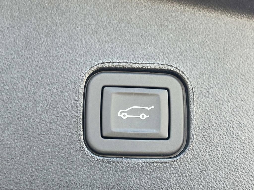 New 2026 Cadillac Lyriq V image 12