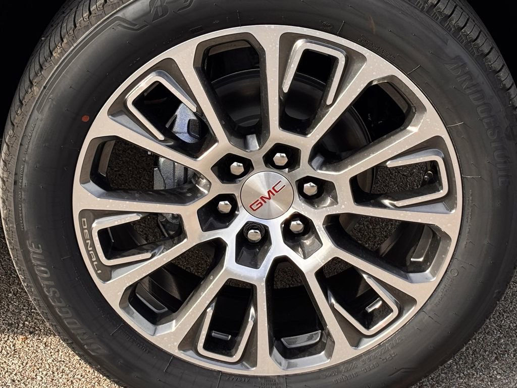 New 2026 GMC Yukon Denali w/ Denali Reserve Package image 4