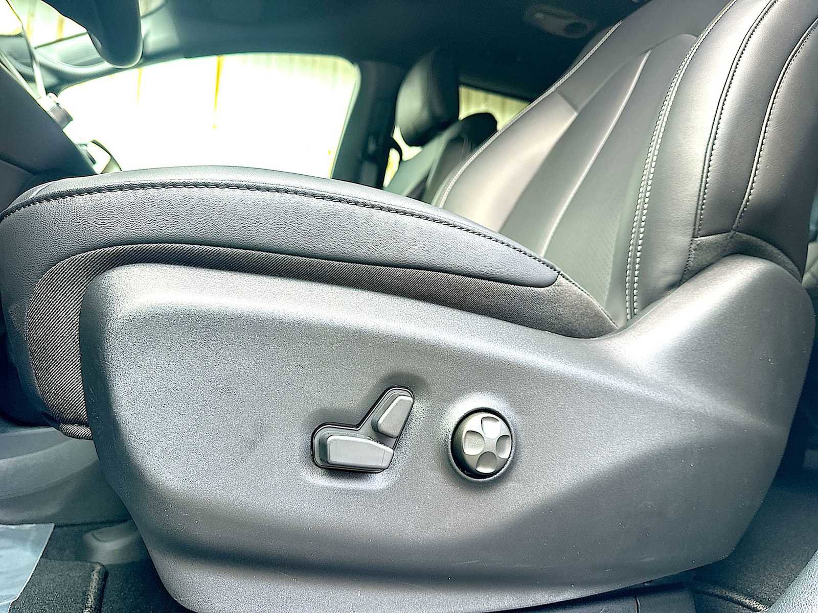 New 2026 Chrysler Voyager LX FWD image 14