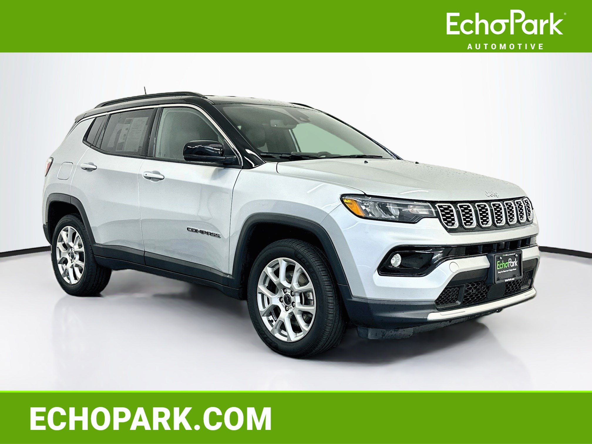 Used 2025 Jeep Compass Limited AWD/4WD image 1