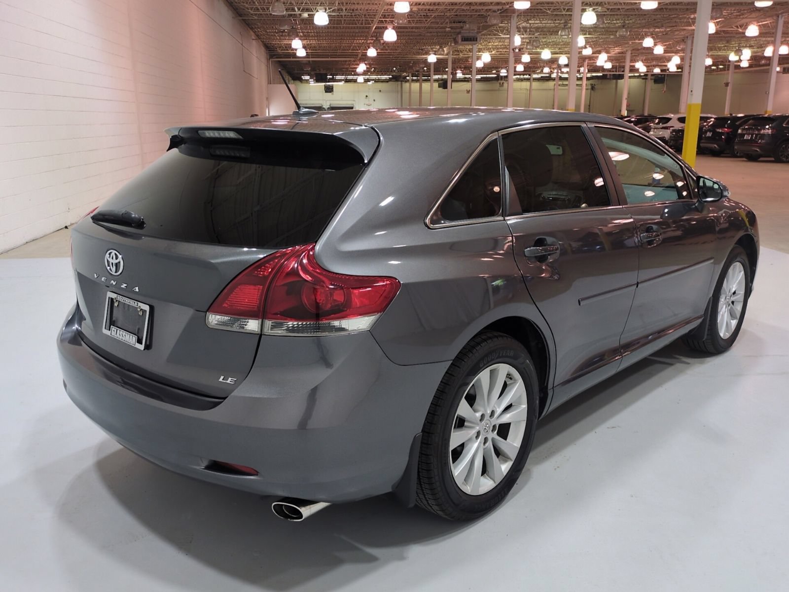 Used 2015 Toyota Venza LE FWD image 3