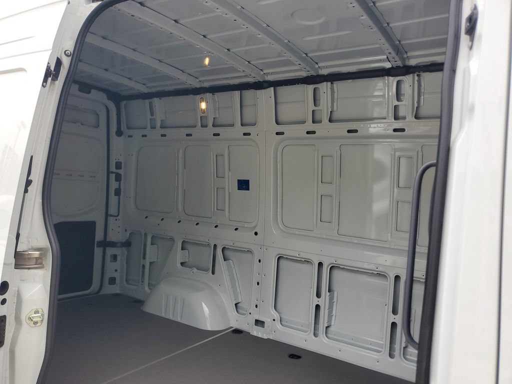 Used 2025 Mercedes-Benz Sprinter 2500 image 11