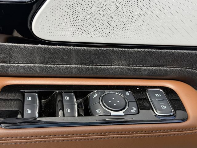 Used 2023 Lincoln Aviator Reserve w/ Equipment Group 201A AWD/4WD image 24