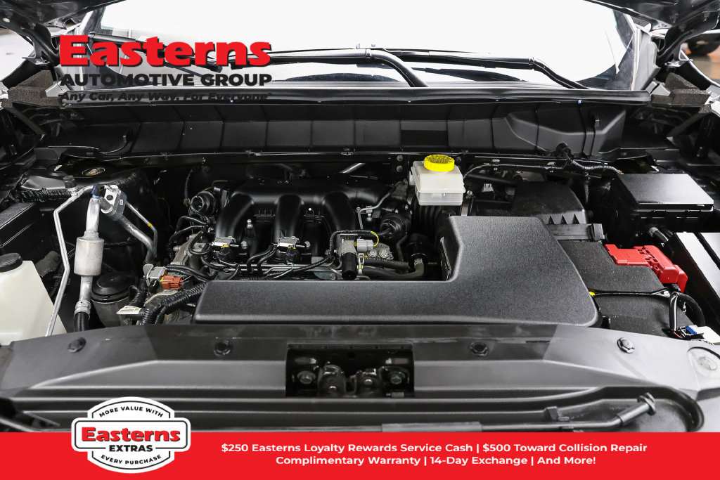 Used 2024 Nissan Pathfinder S AWD/4WD image 8