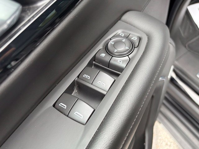 Used 2025 Chevrolet Suburban LT w/ Comfort Package AWD/4WD image 13