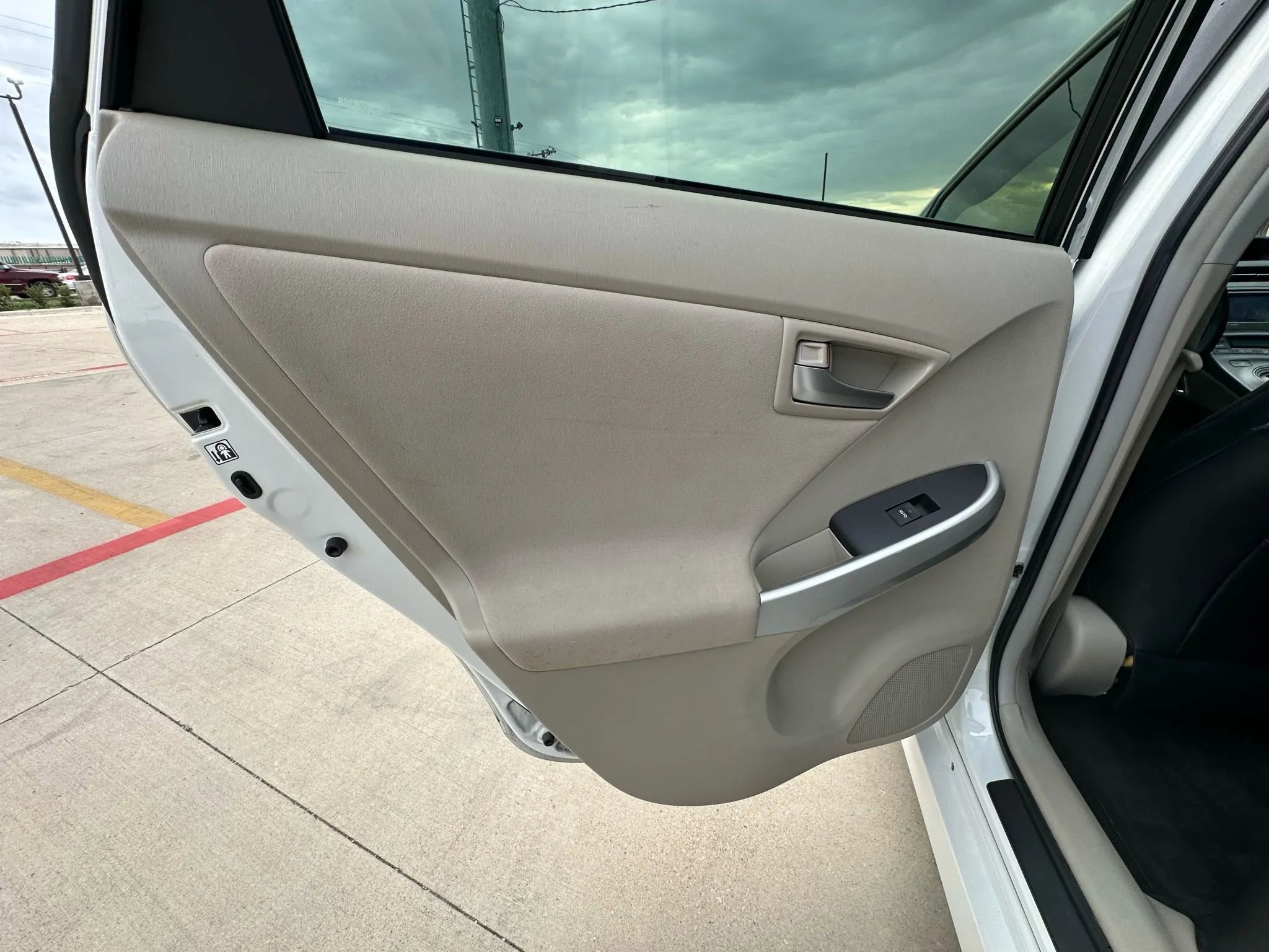 Used 2014 Toyota Prius Three image 31