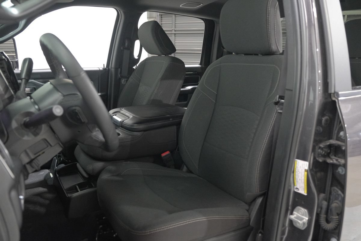 Used 2025 RAM 2500 Big Horn AWD/4WD image 31