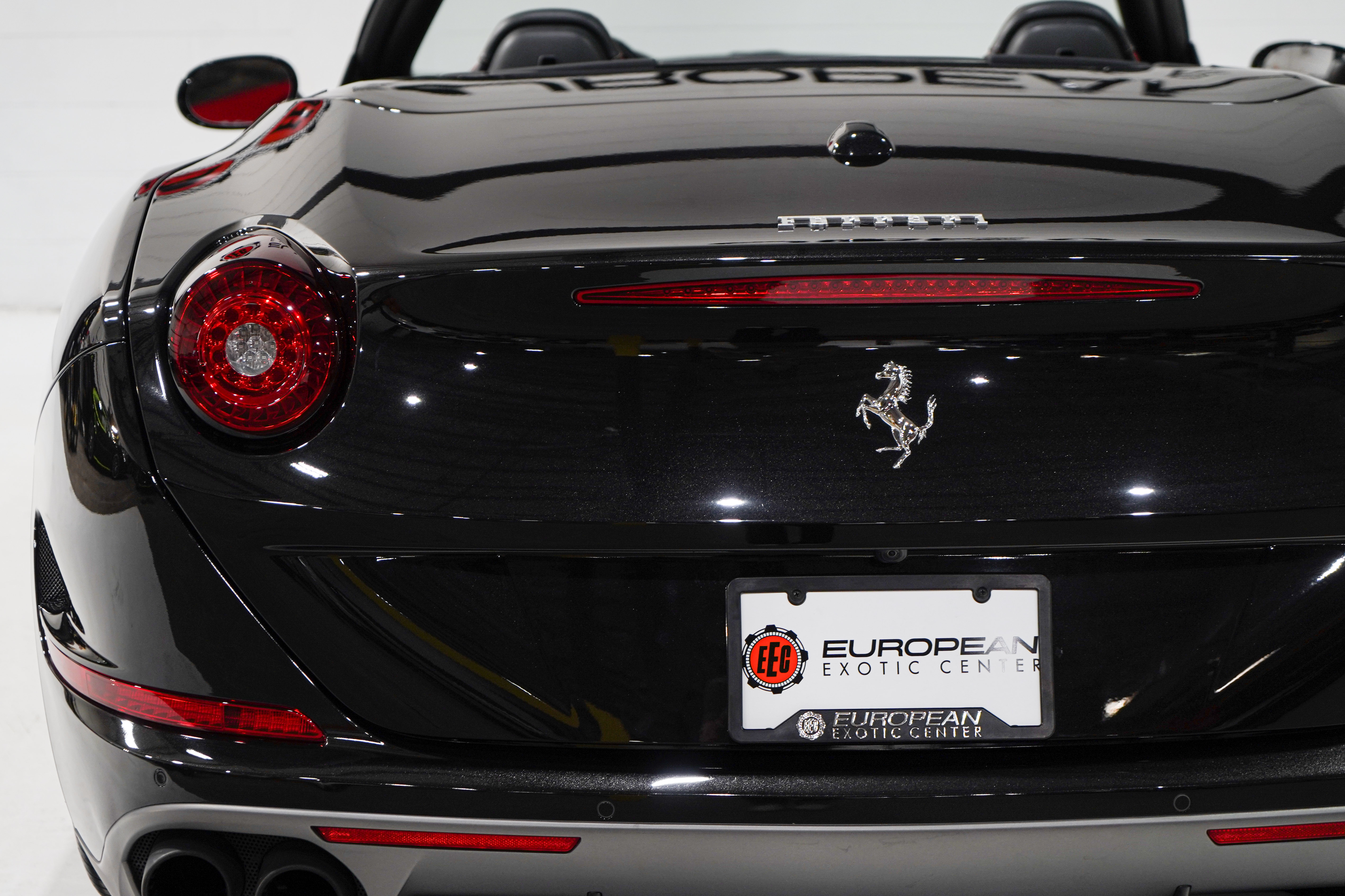Used 2016 Ferrari California T RWD image 38