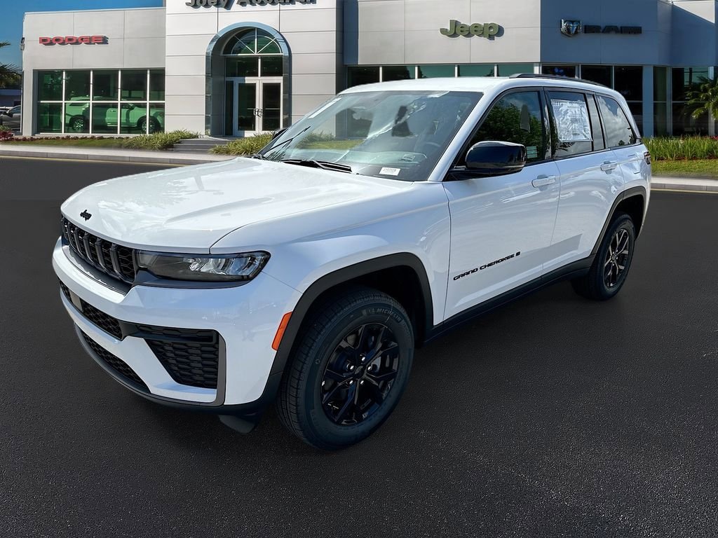 New 2026 Jeep Grand Cherokee Altitude image 3