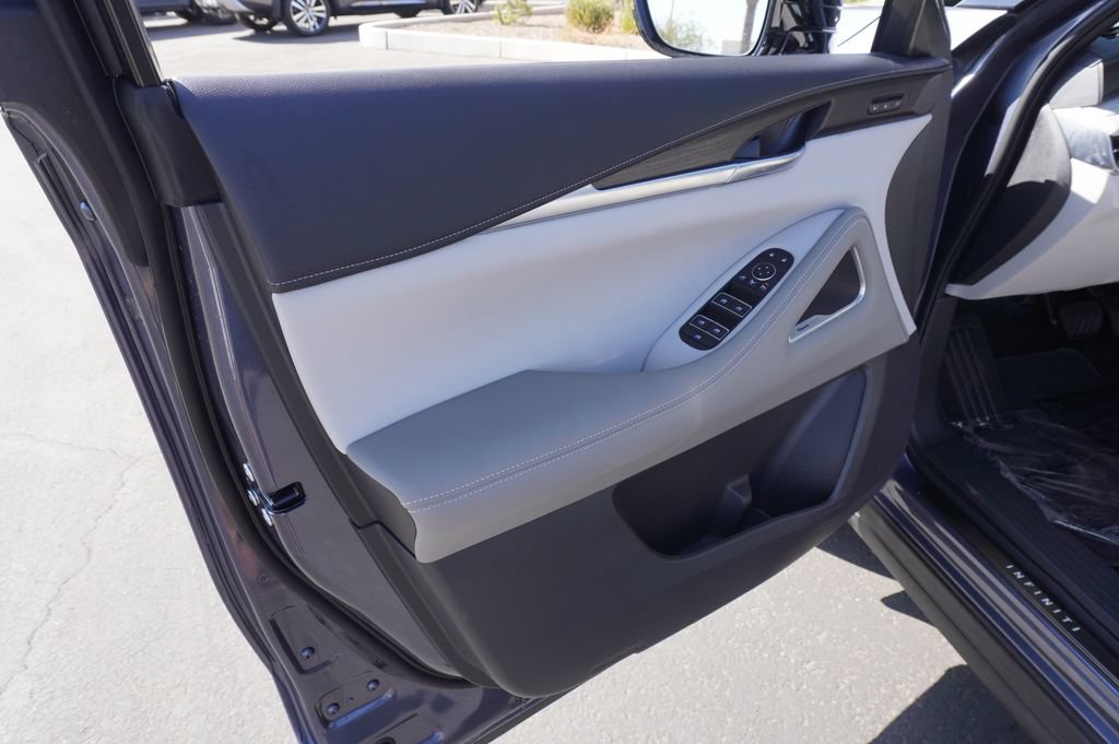 Used 2026 INFINITI QX60 Autograph w/ Dark Cargo Package AWD/4WD image 16