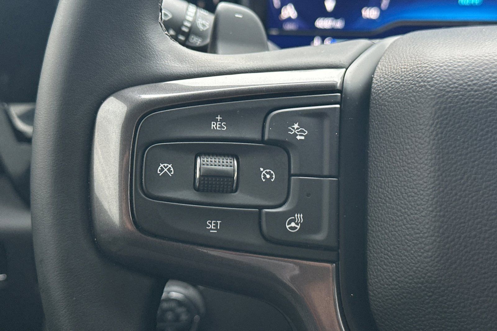 Used 2025 Chevrolet Silverado 1500 ZR2 w/ Technology Package image 32