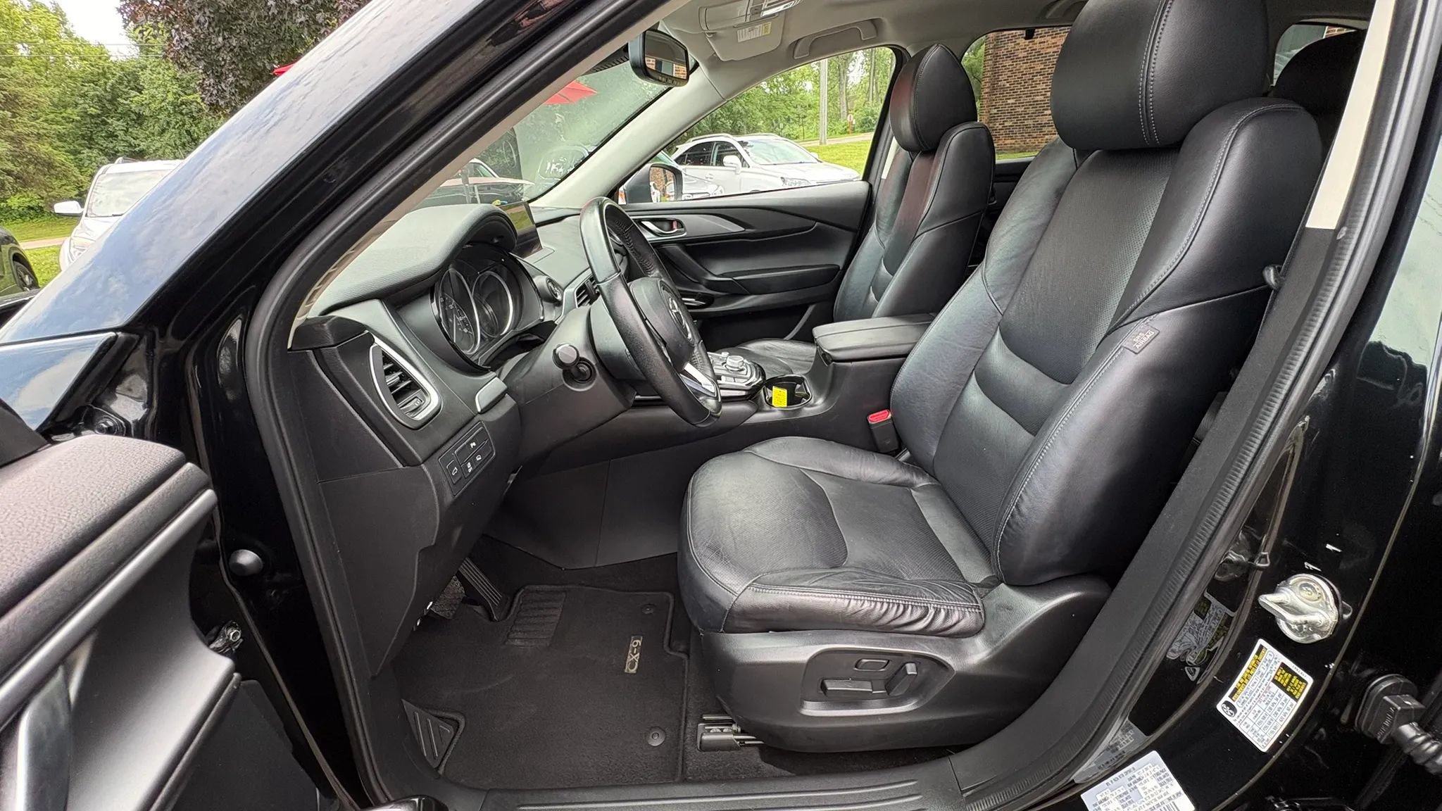 Used 2021 MAZDA CX-9 Touring w/ Touring Premium Package AWD/4WD image 2