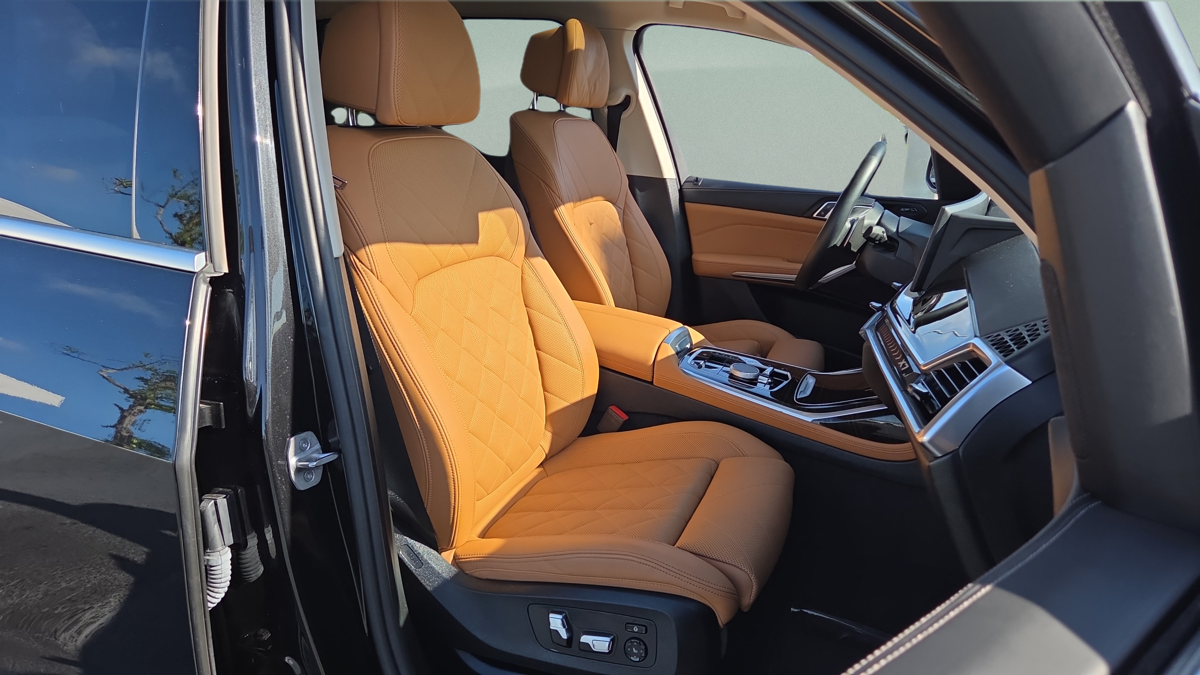 Certified 2024 BMW X7 xDrive40i AWD/4WD image 17