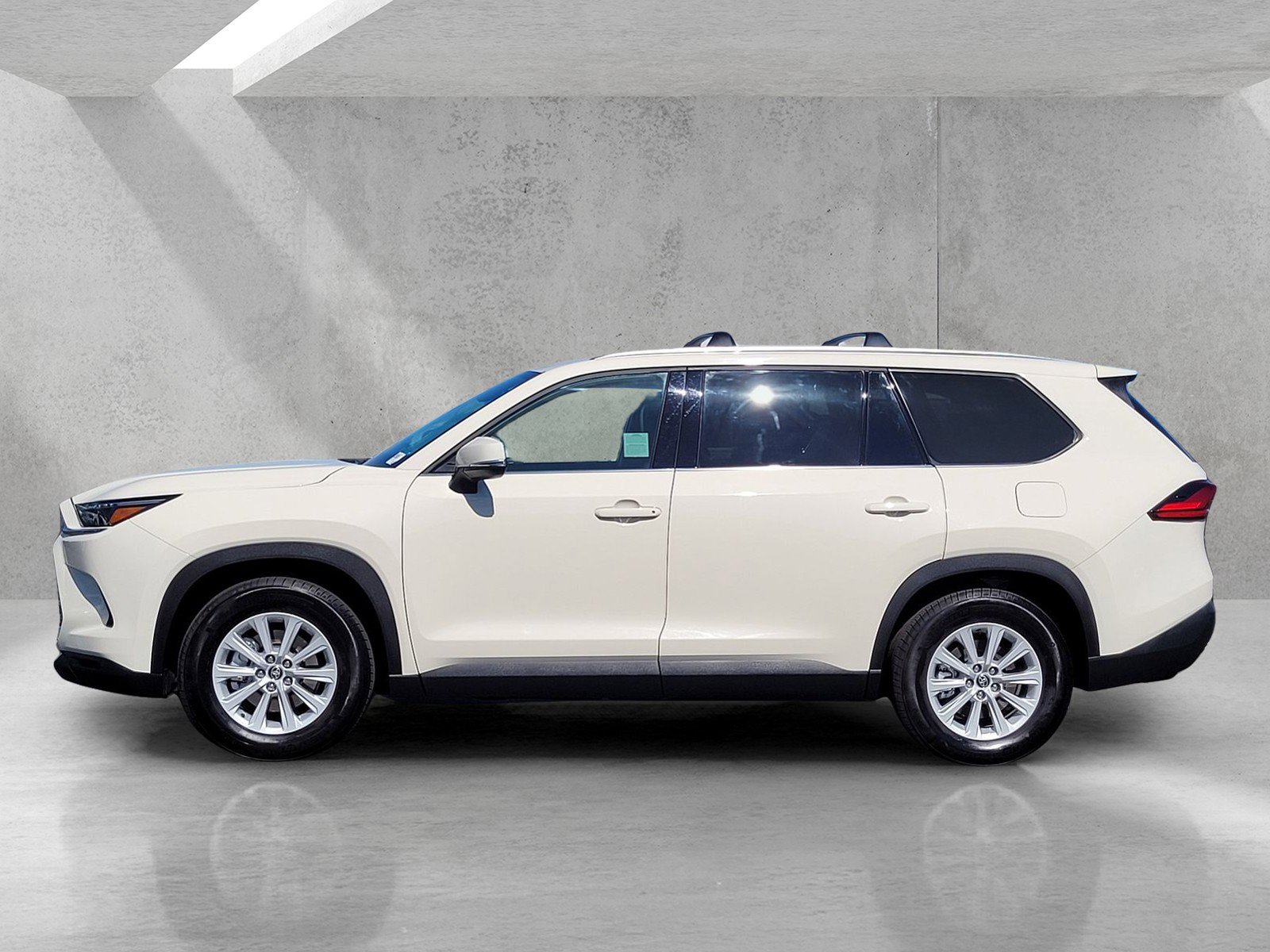 Used 2024 Toyota Grand Highlander XLE image 7