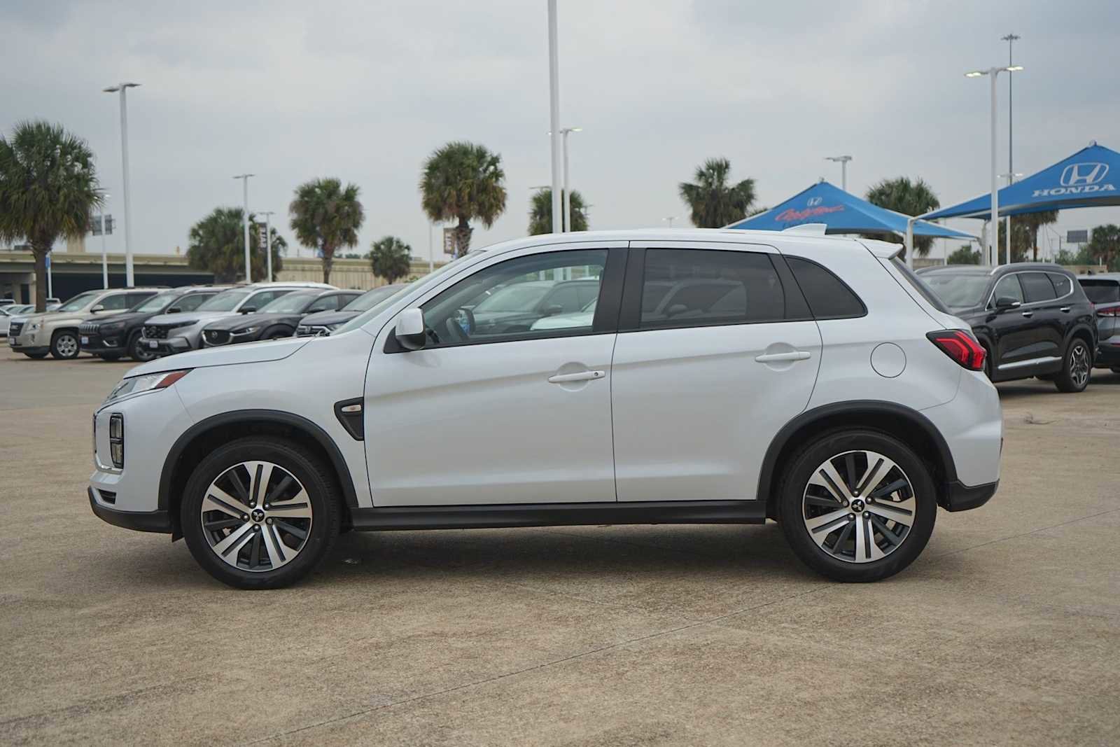 Used 2022 Mitsubishi Outlander Sport ES FWD image 3