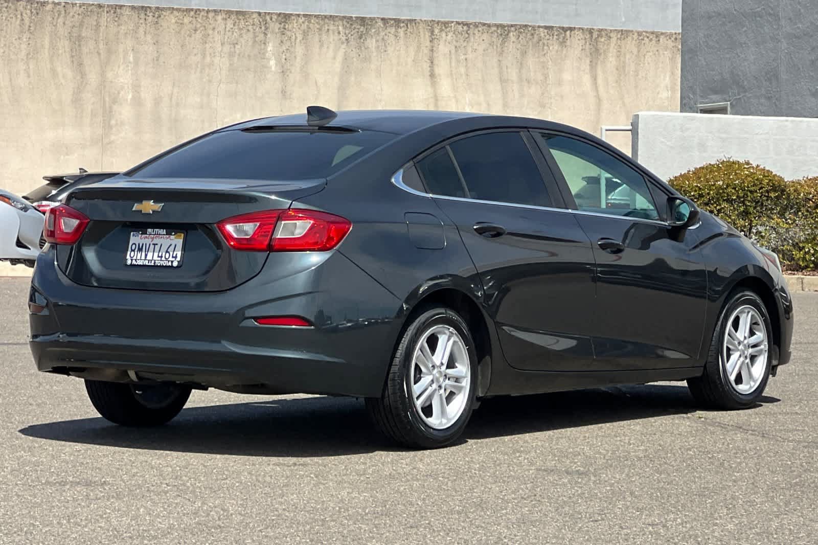 Used 2018 Chevrolet Cruze LT FWD video 2