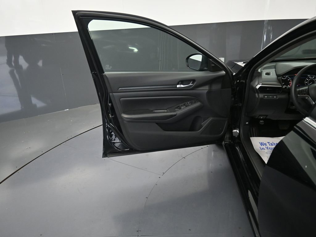Used 2024 Nissan Altima 2.5 SV image 24