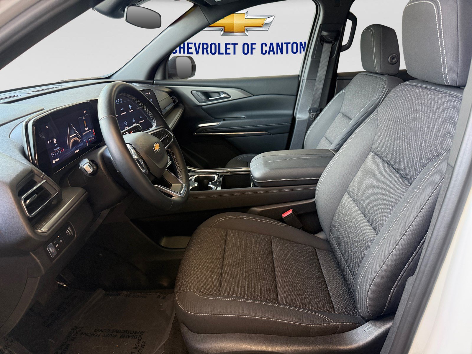 Used 2026 Chevrolet Traverse LT FWD image 9