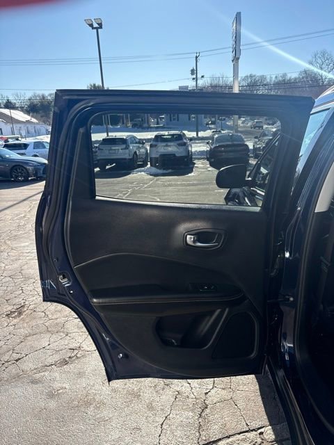 Used 2020 Jeep Compass Latitude w/ Cold Weather Group image 40