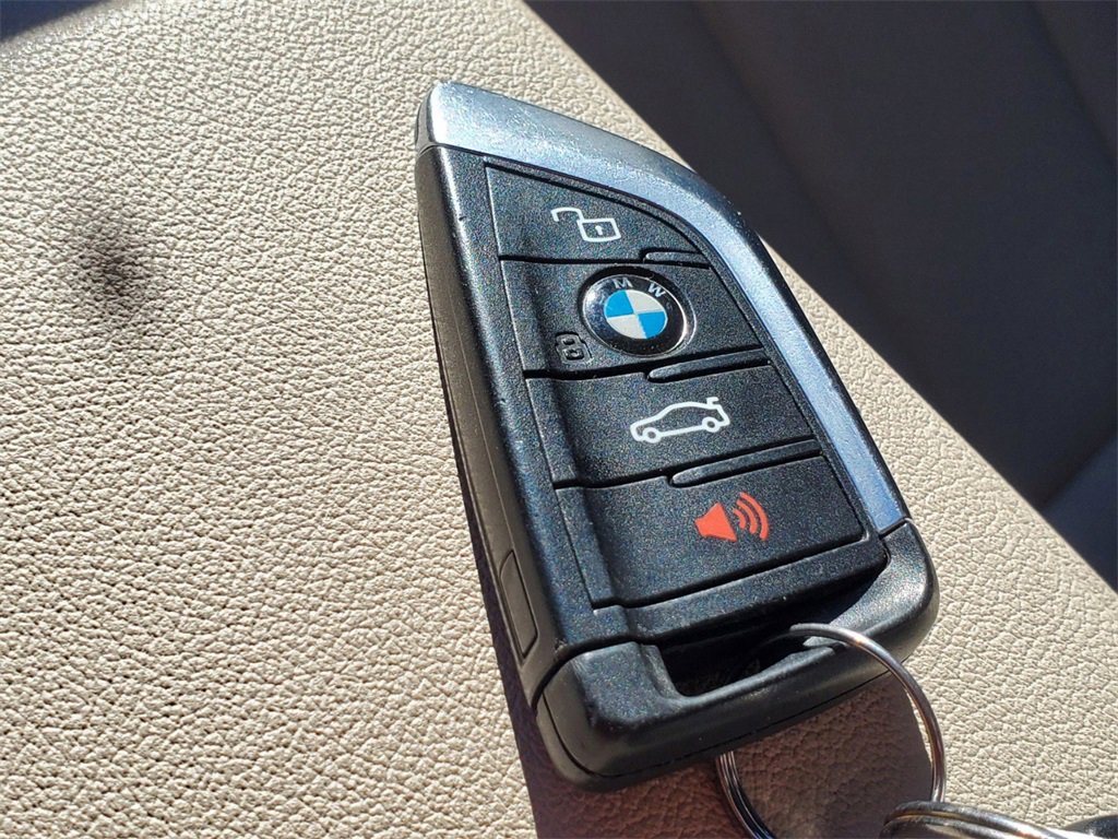 Used 2021 BMW 330i 330i w/ Driving Assistance Package image 21