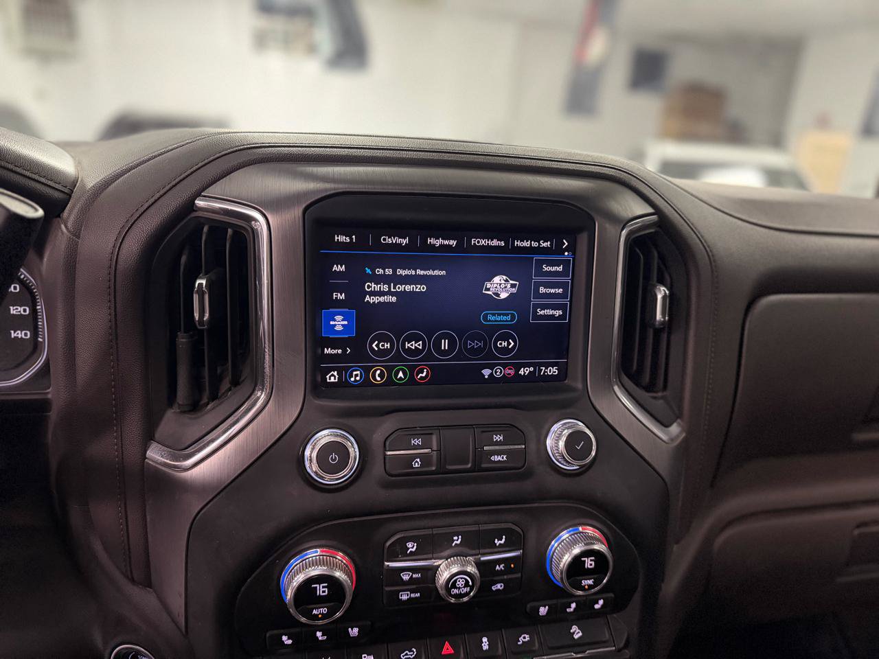 Used 2022 GMC Sierra 3500 Denali w/ Denali Ultimate Package AWD/4WD image 25