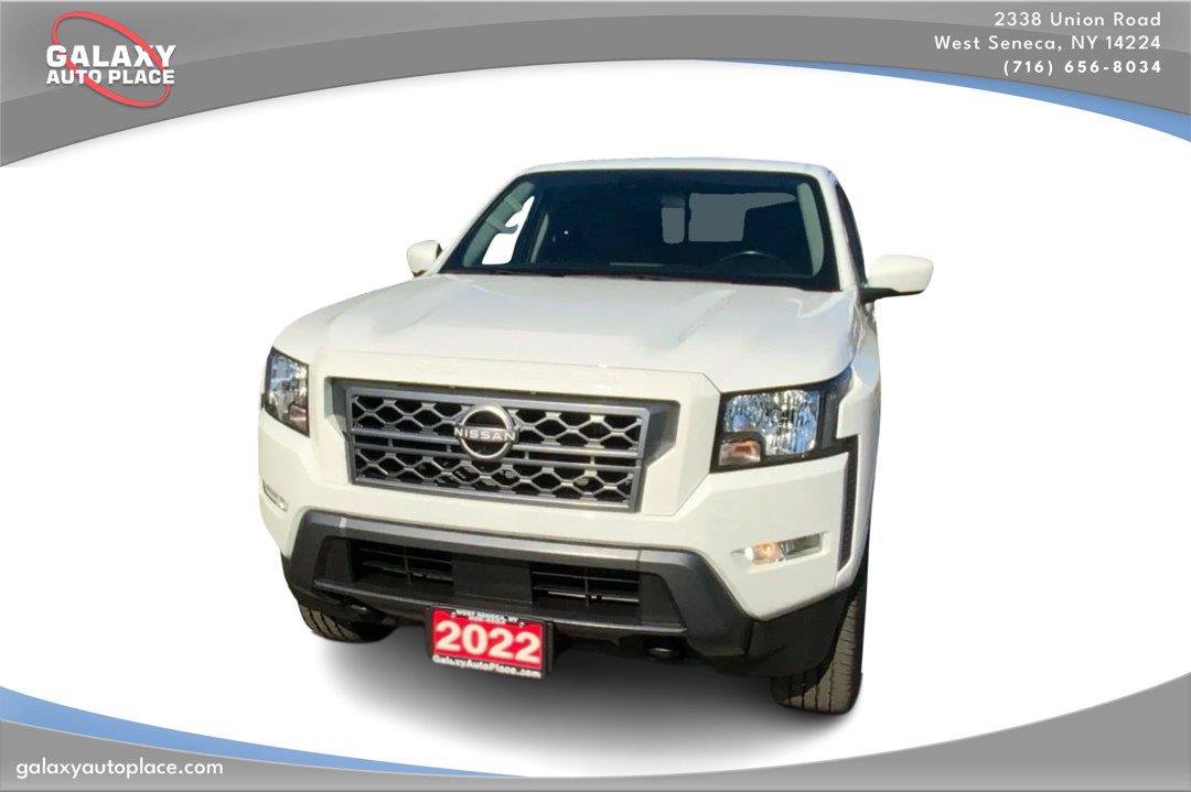Used 2022 Nissan Frontier SV AWD/4WD image 2
