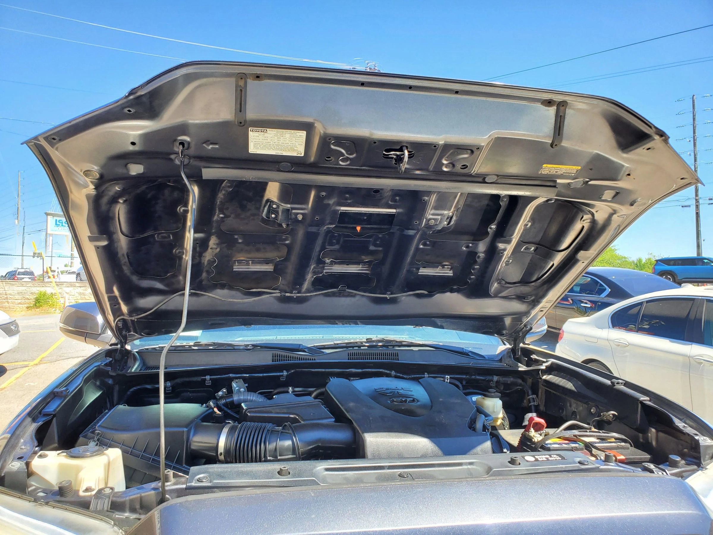 Used 2017 Toyota Tacoma TRD Sport w/ Tow Package image 48