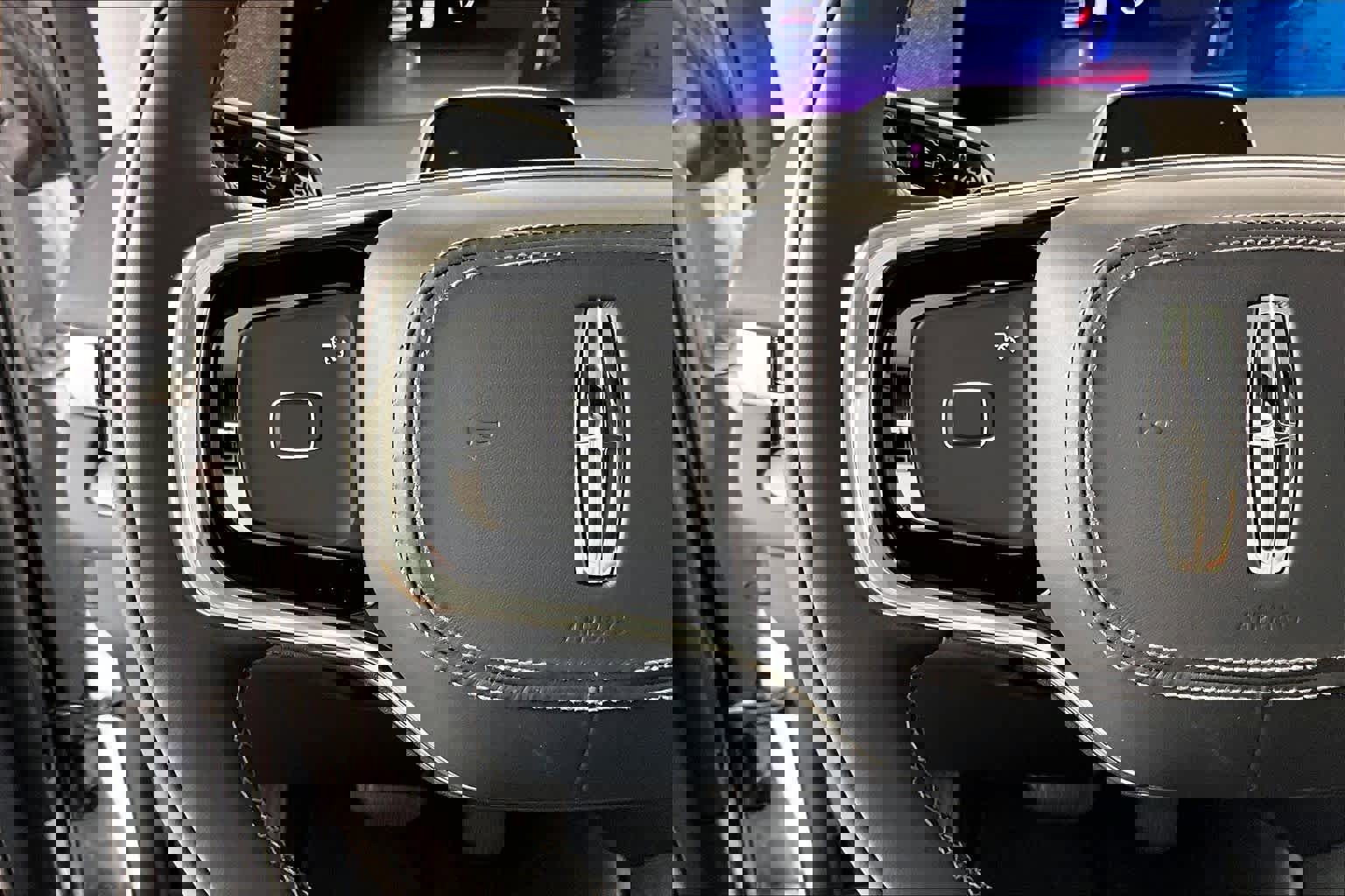 Used 2025 Lincoln Navigator Reserve image 22