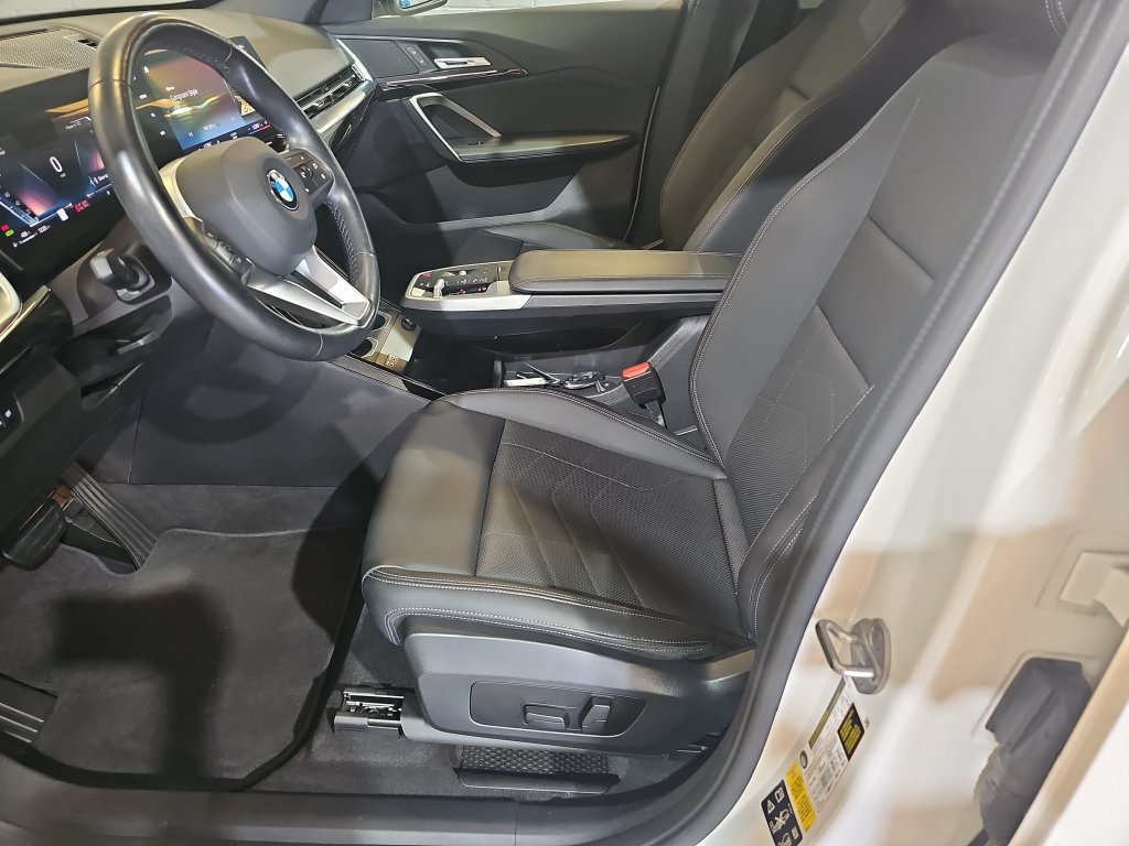Used 2023 BMW X1 xDrive28i AWD/4WD image 15