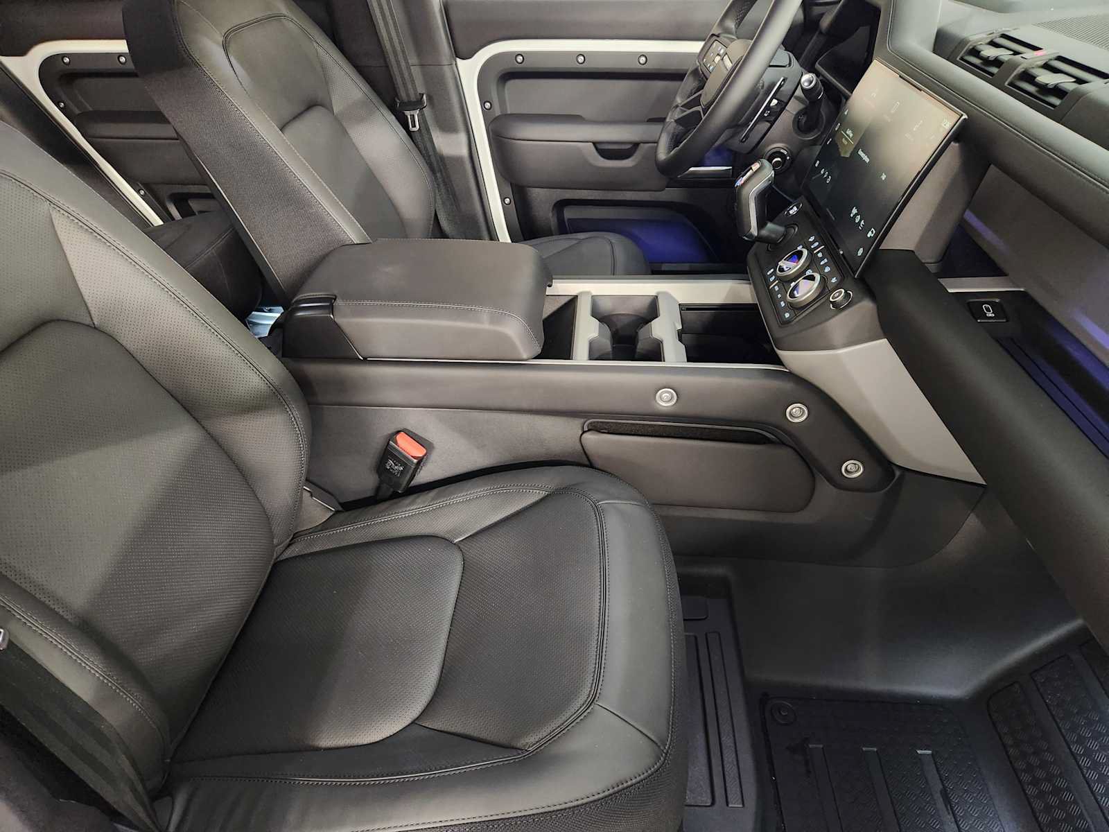 New 2026 Land Rover Defender 110 V8 AWD/4WD image 5