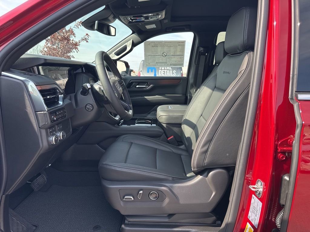 New 2026 GMC Yukon Denali w/ Sun & Power Step Package image 17
