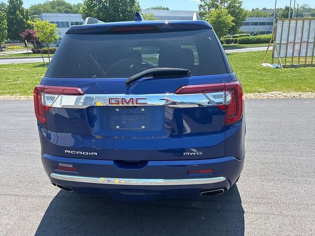 Used 2023 GMC Acadia Denali w/ Denali Technology Package AWD/4WD image 10