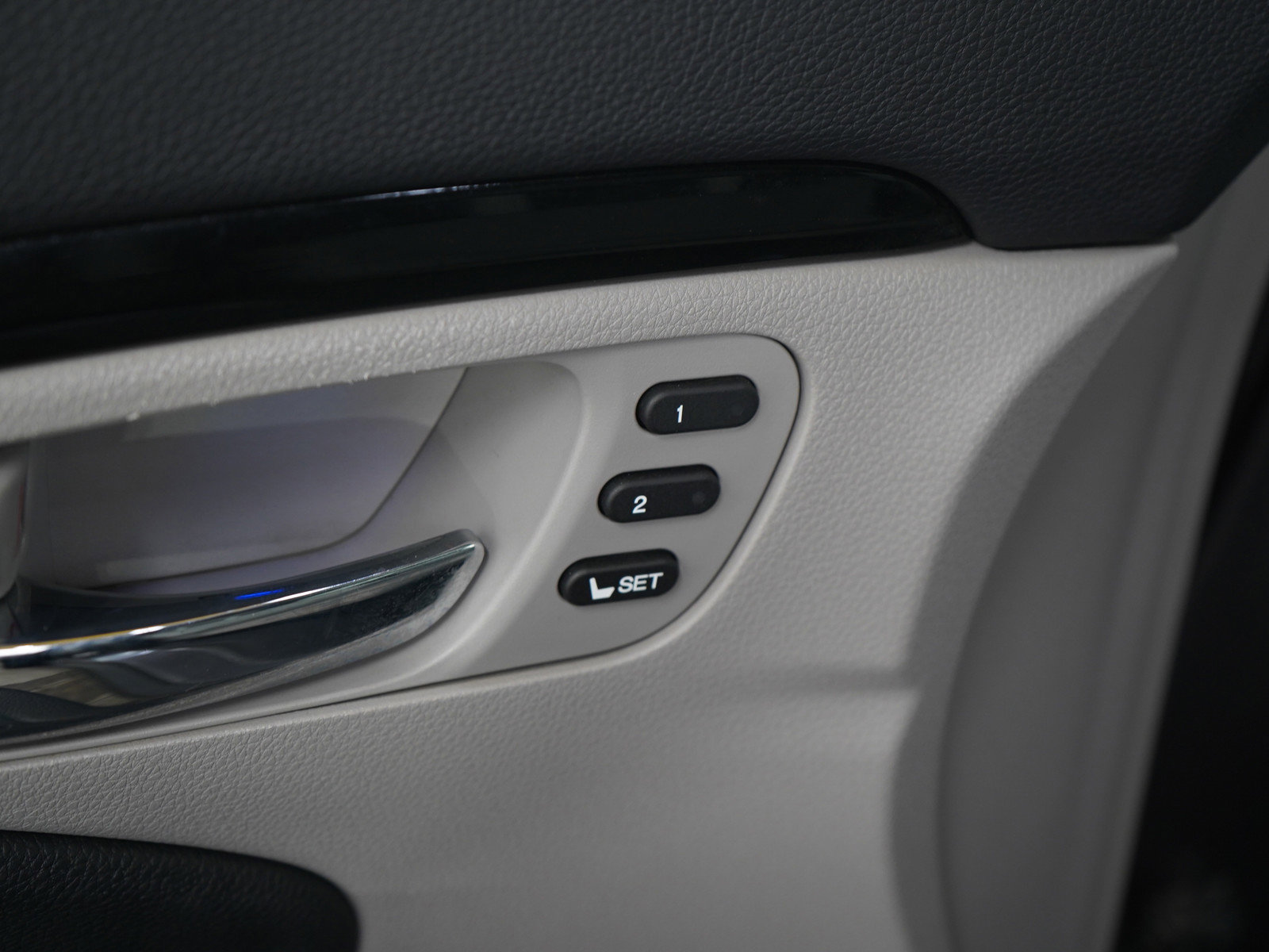 Used 2017 Honda Pilot Touring image 28