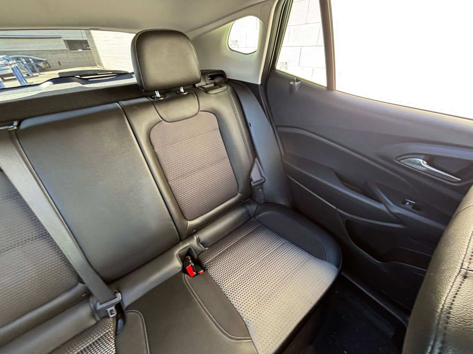 Used 2025 Chevrolet Trax LT image 37