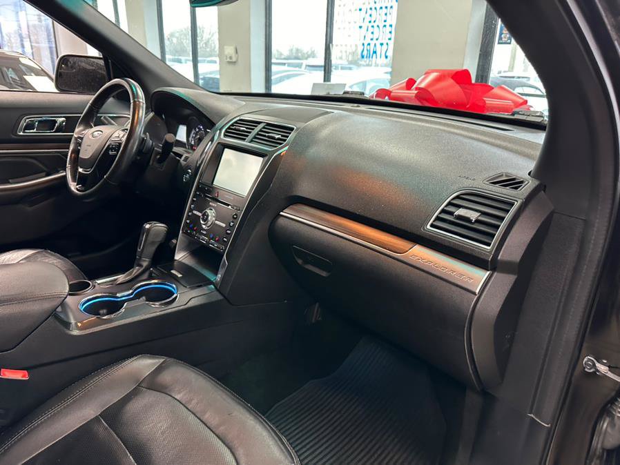 Used 2016 Ford Explorer Limited FWD image 33