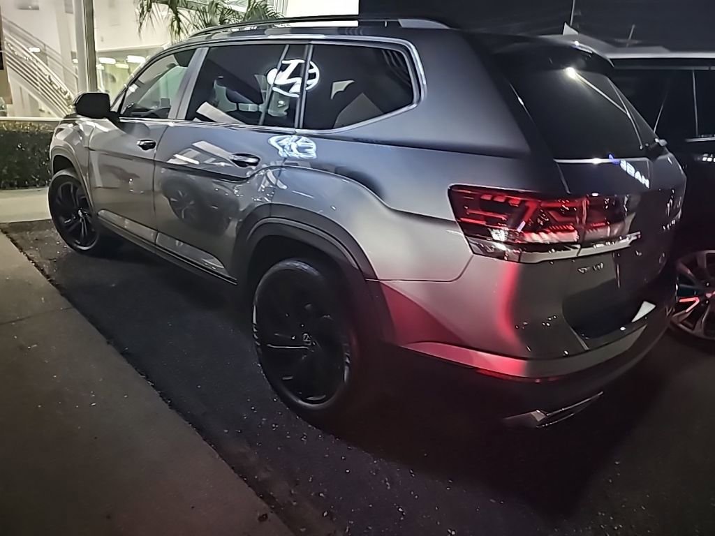 Used 2023 Volkswagen Atlas SE image 6