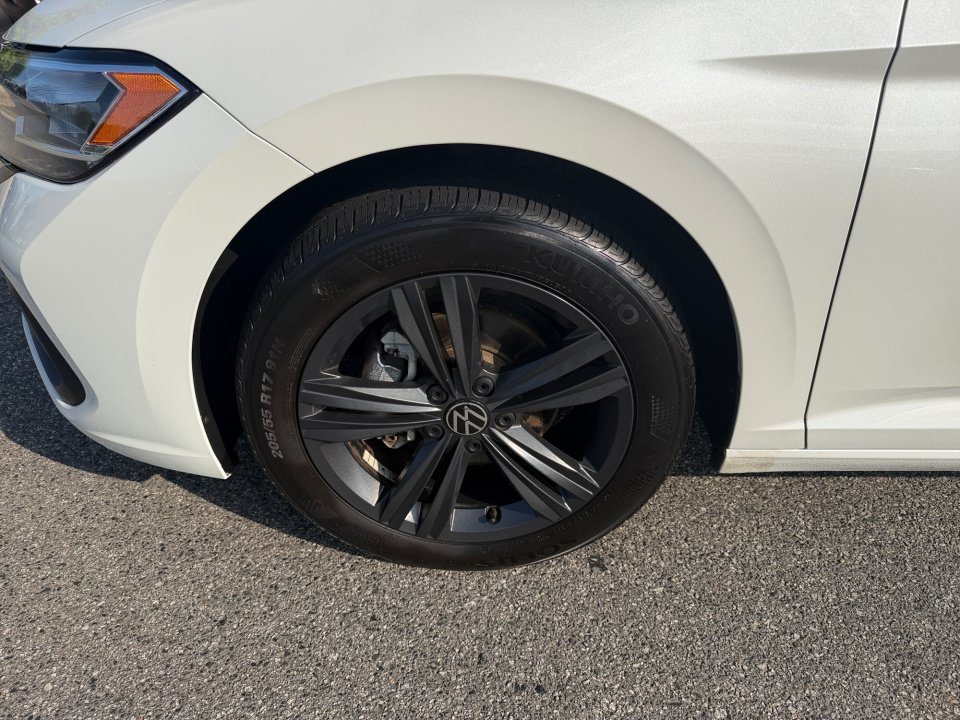 Certified 2022 Volkswagen Jetta SE FWD image 27