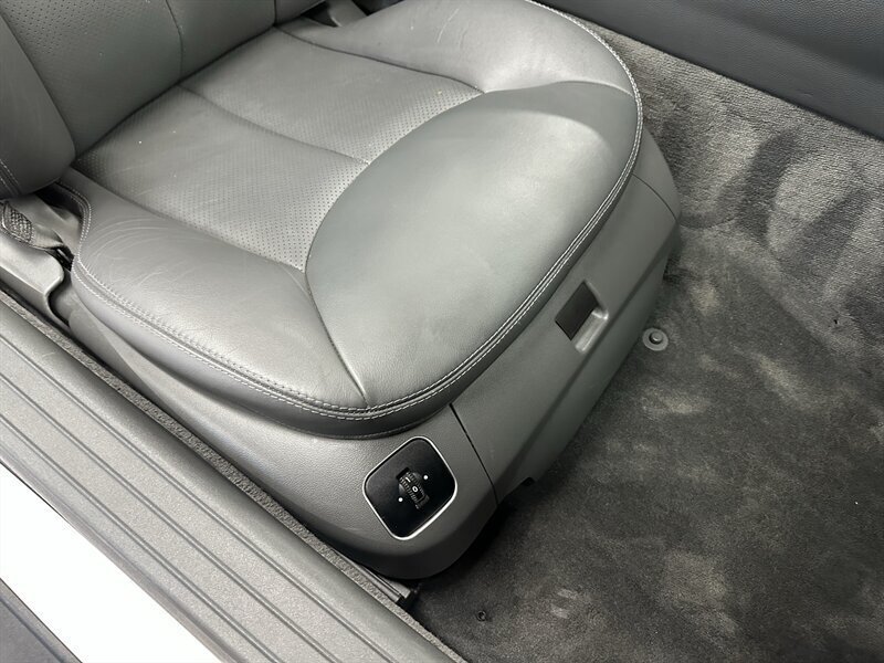 Used 2005 Mercedes-Benz SL 55 AMG image 28