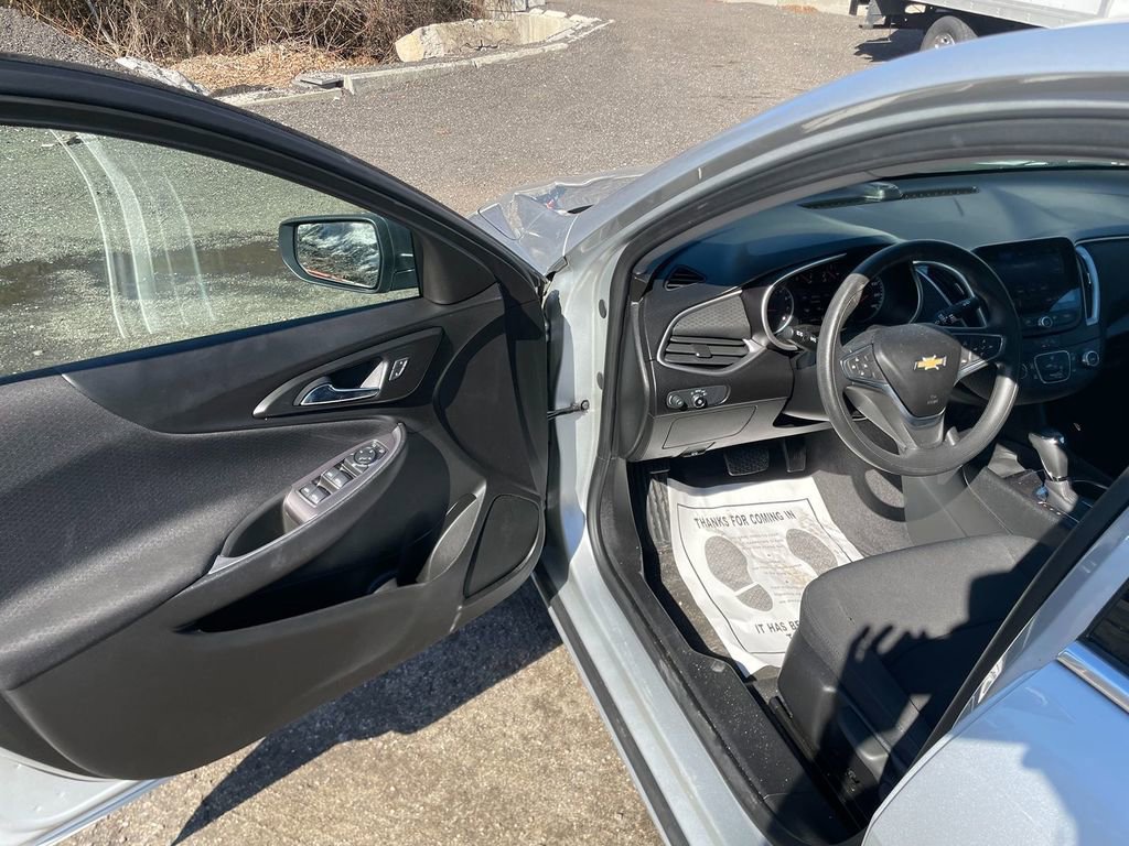Used 2020 Chevrolet Malibu LS image 10