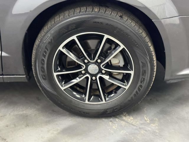 Used 2017 Dodge Grand Caravan GT FWD image 22