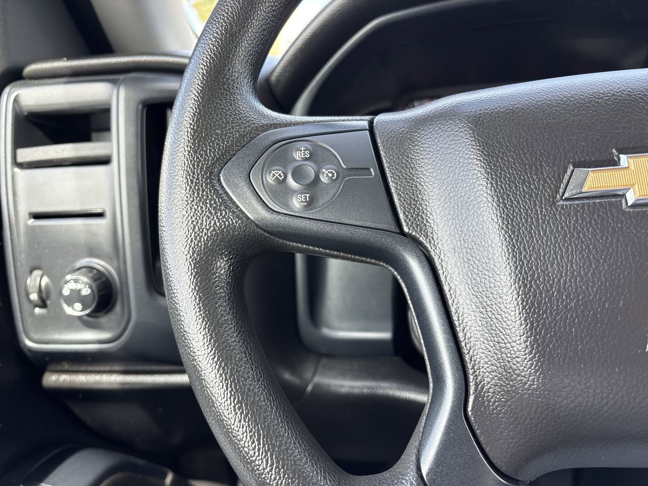 Used 2018 Chevrolet Silverado 1500 W/T RWD image 24